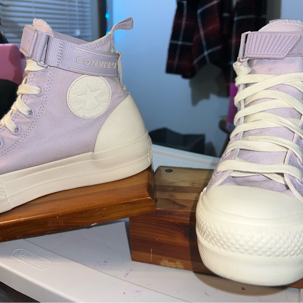Converse High-Top Sneakers in Light Purple and Off-White like new